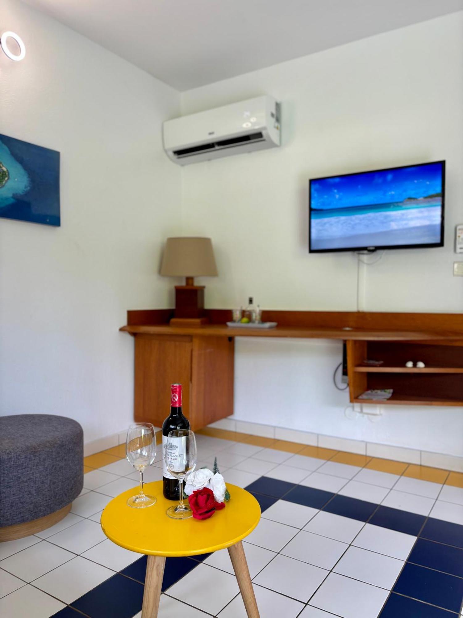 Katalea - Blue Dream, Plage, Piscine, Bar Grand-Bourg  외부 사진